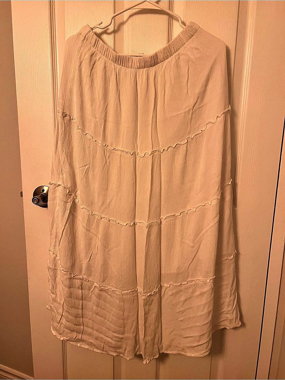 Hollister Maxi Skirt in White Size Large Like New